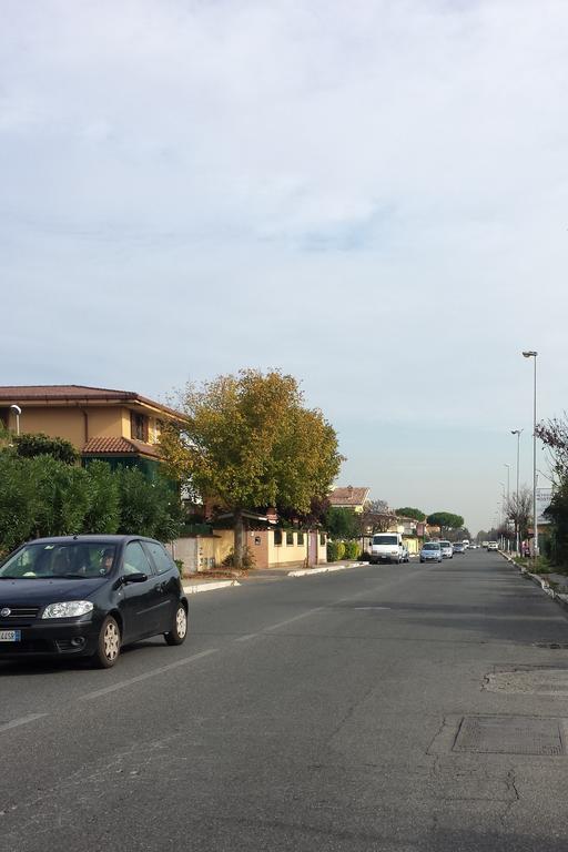 Bb Smallville Fiumicino Bagian luar foto