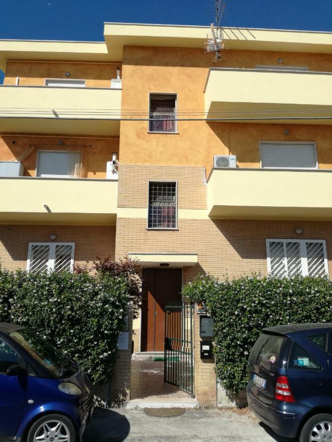 Bb Smallville Fiumicino Bagian luar foto