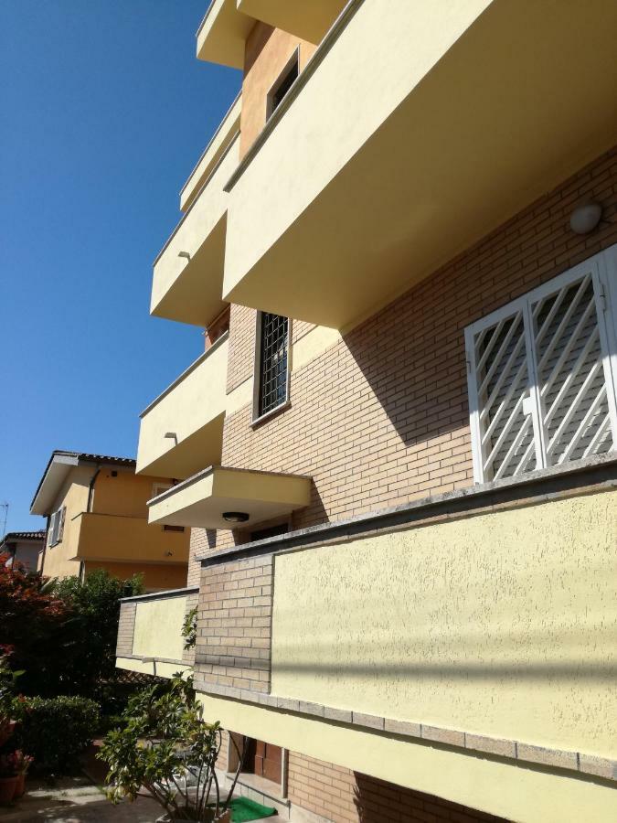 Bb Smallville Fiumicino Bagian luar foto